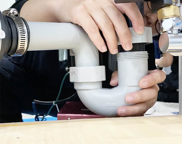 気になる！ディスポーザーの異音や詰まりの原因と対応