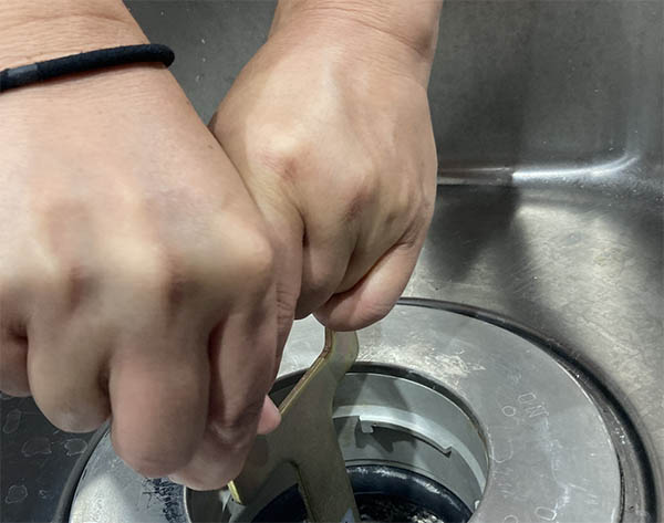 気になる！ディスポーザーの異音や詰まりの原因と対応